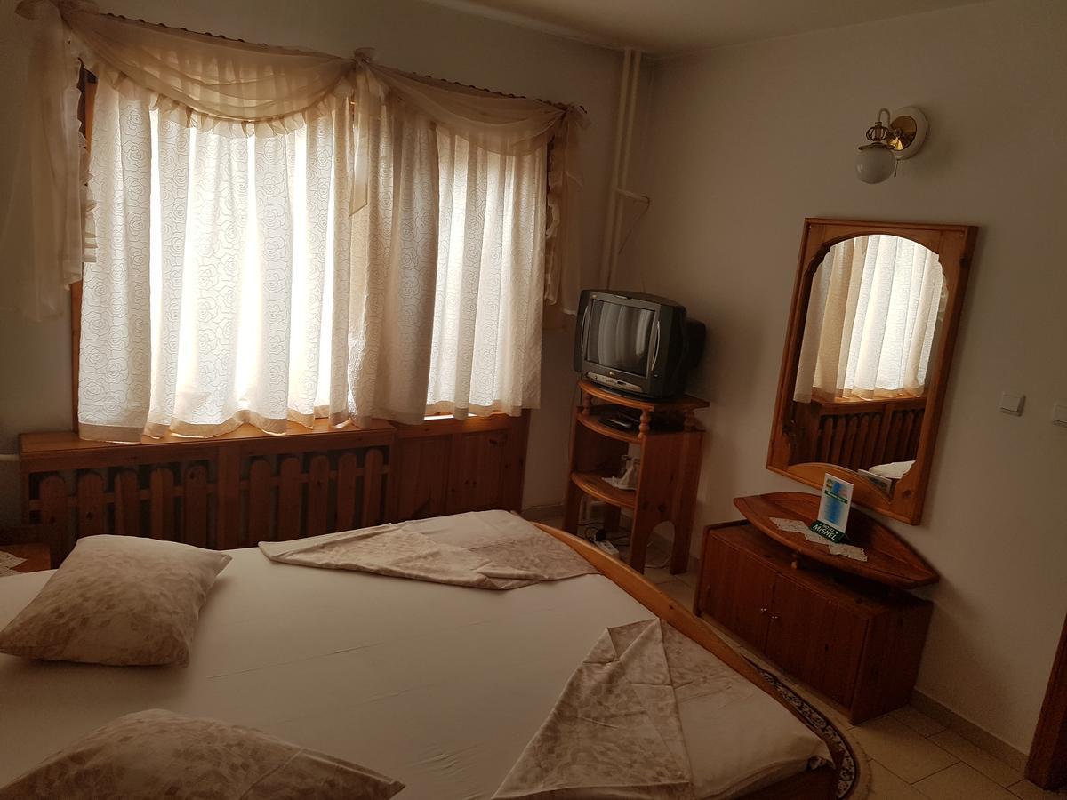 Hotel Mishel Kocherinovo Eksteriør billede